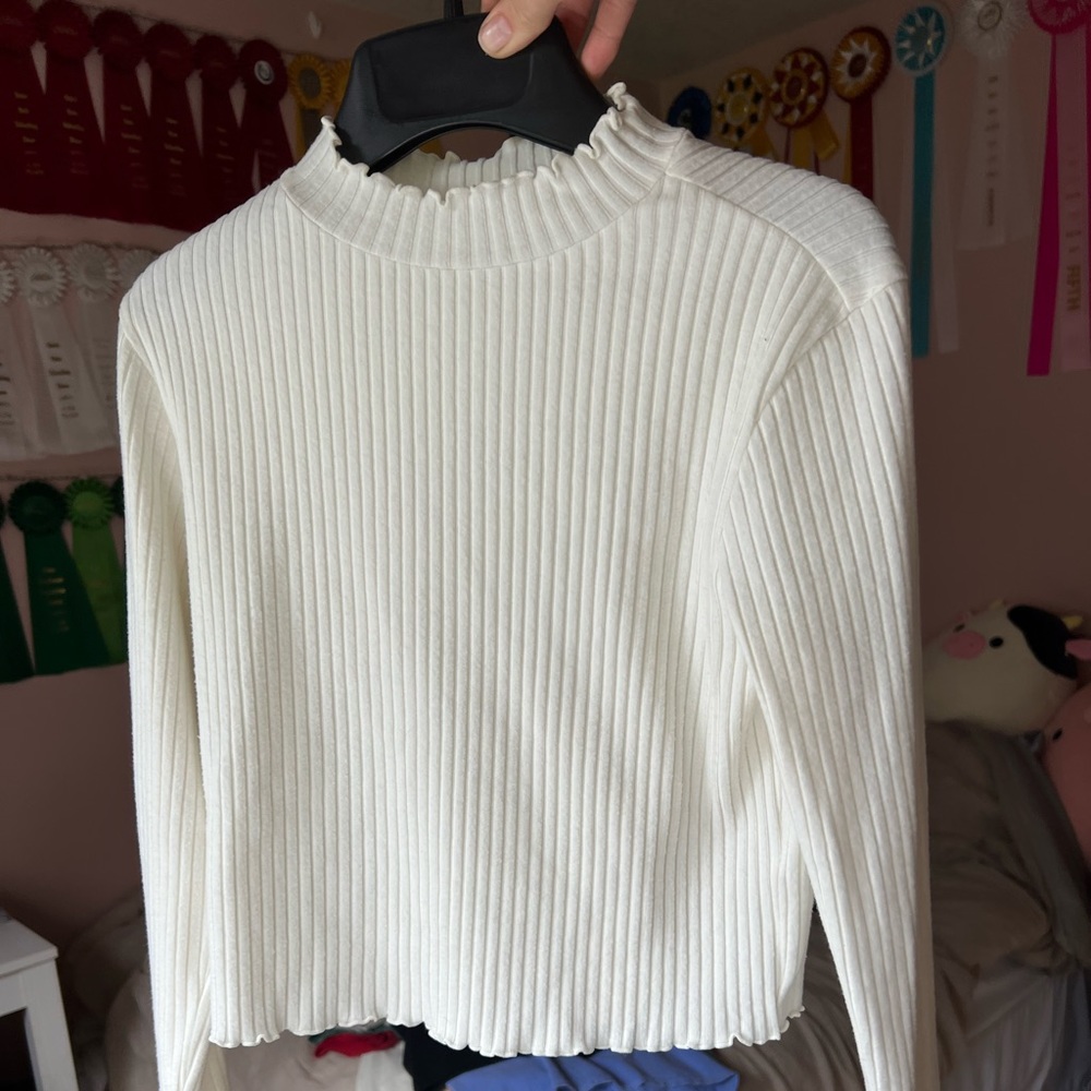 Super cute and soft mock neck ruffled and ribbed white long sleeve shirt